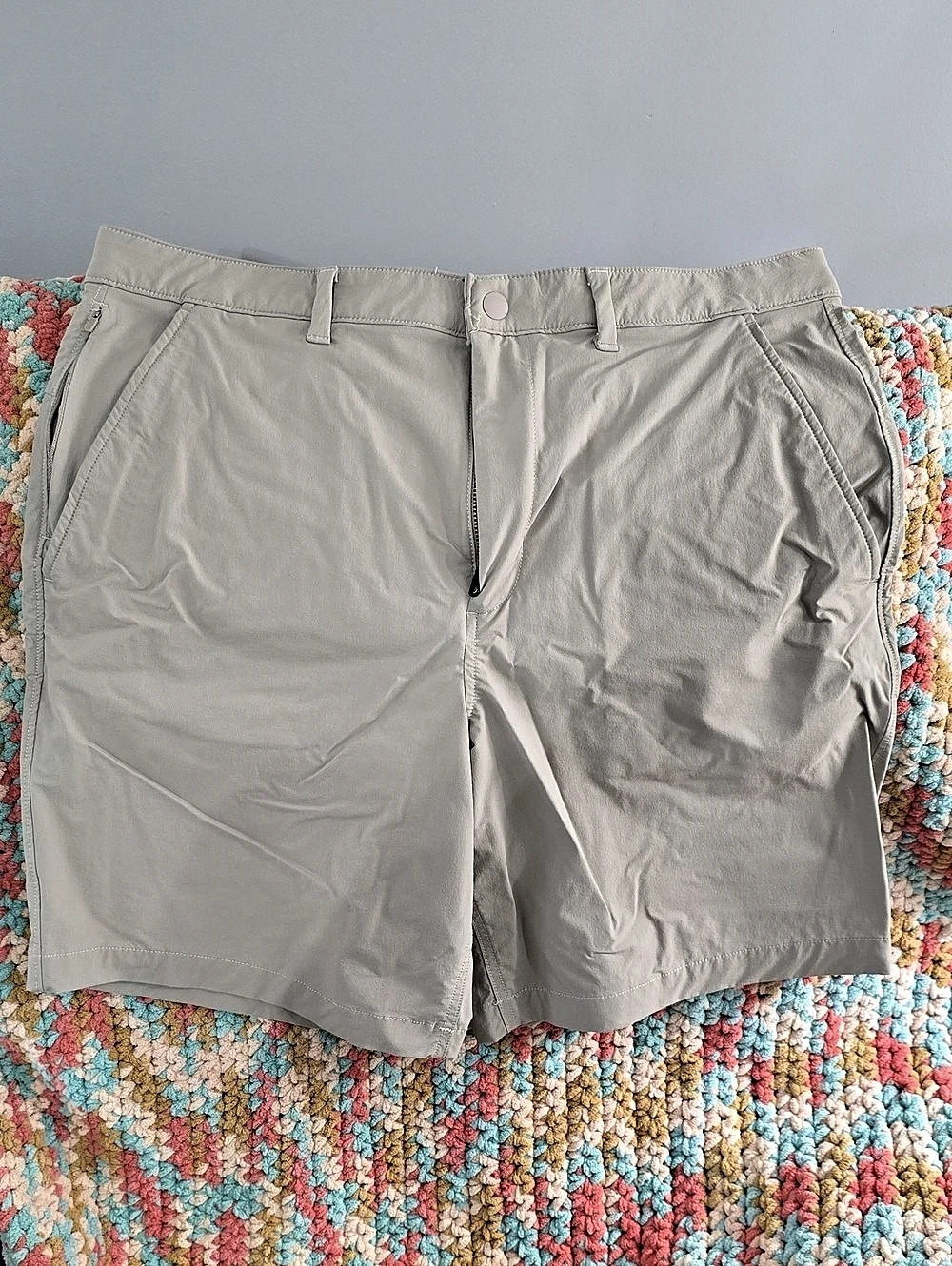 American Eagle AE 24/7 Tech Short Flat Front Shorts Gray Waist 34